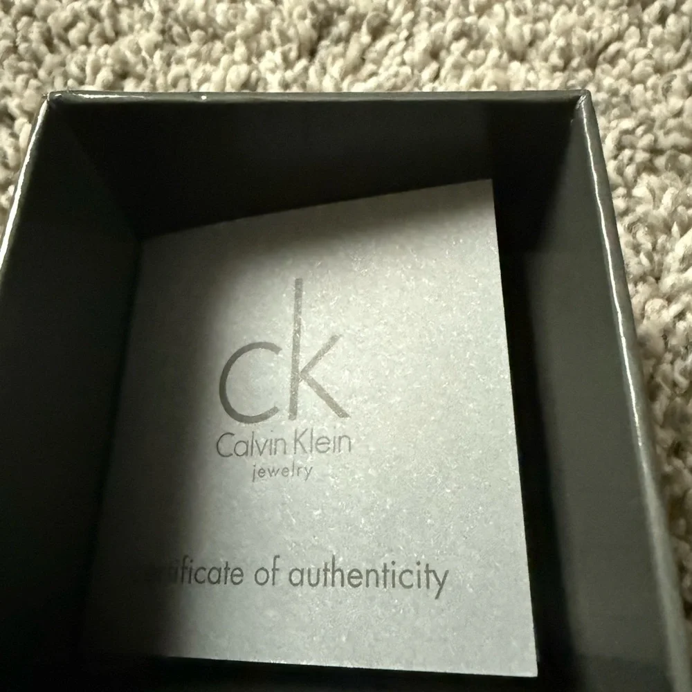 NWT Calvin Klein Silver Fidget Spinner Ring with dust bag and box - Picture 7 of 8